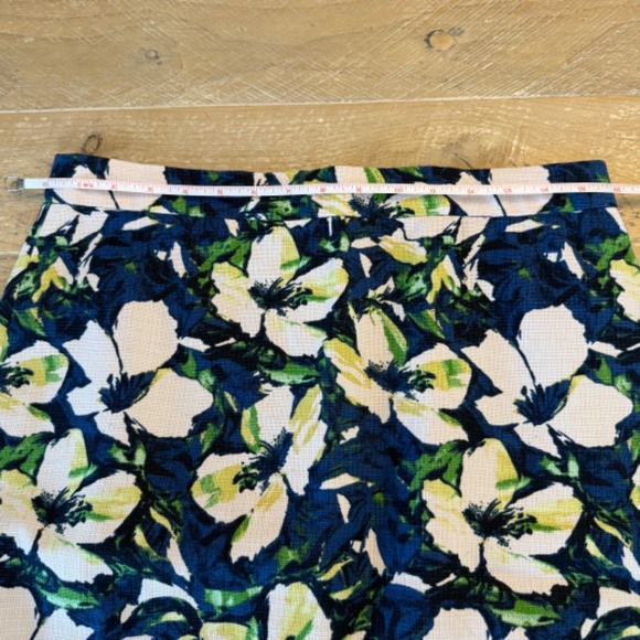 J Crew Women's Skirt Blue Beige Floral Cotton Pencil Knee Length B8203 BD19 - Picture 4 of 5